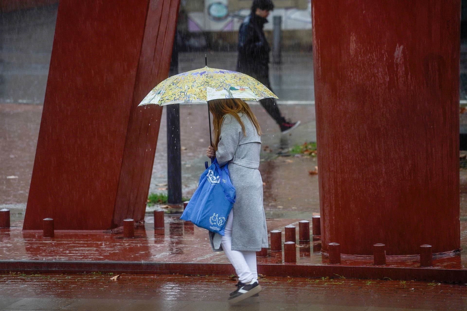 La lluvia y el frío llegan a Vitoria