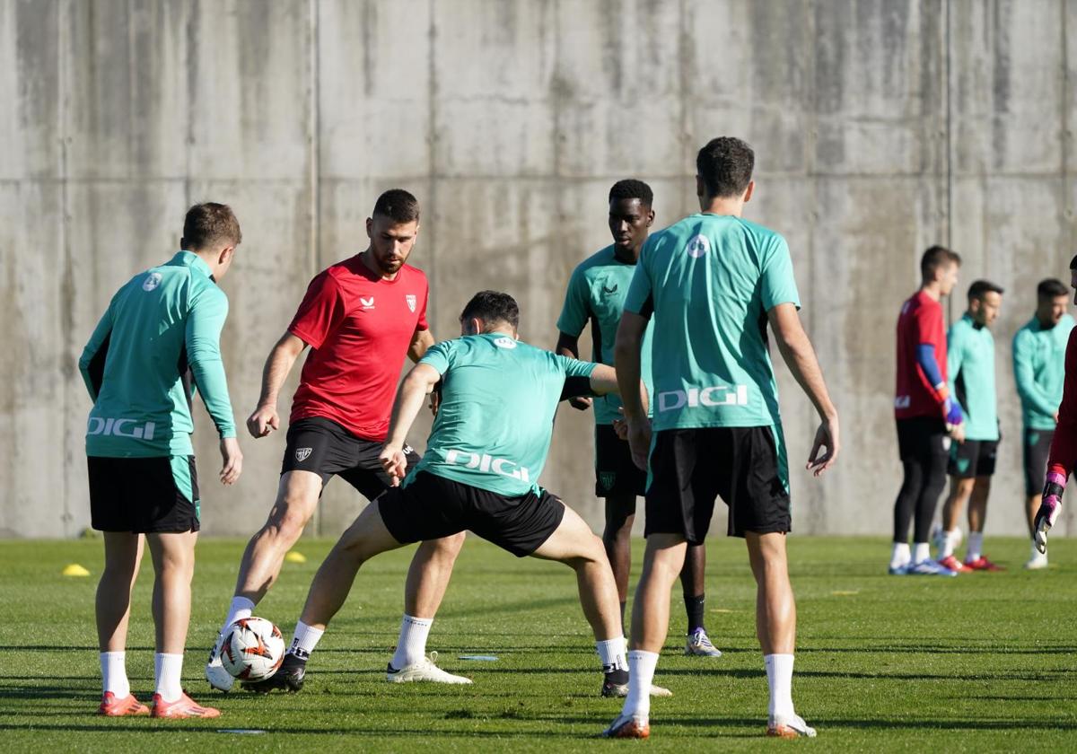 Unai Simón, en un entrenamiento esta semana en Lezama