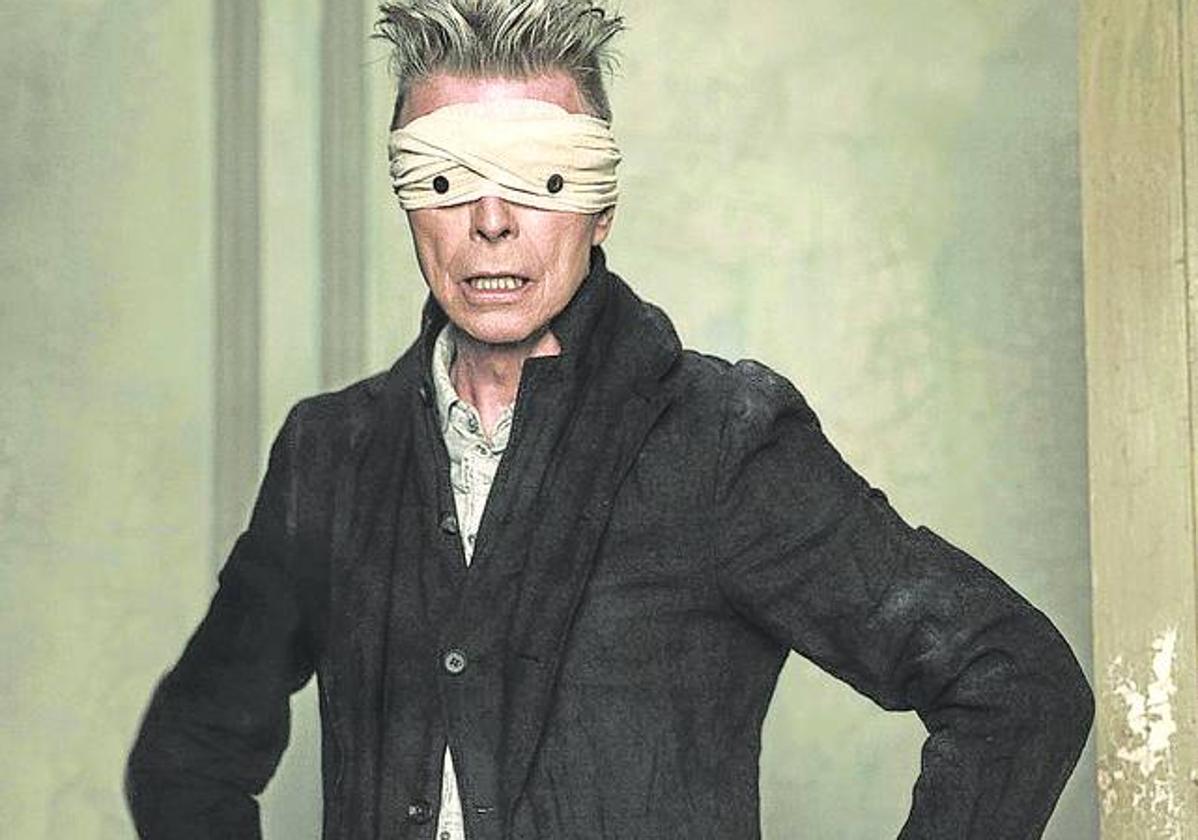 David Bowie en 2015, en un videoclip de 'Blackstar'.