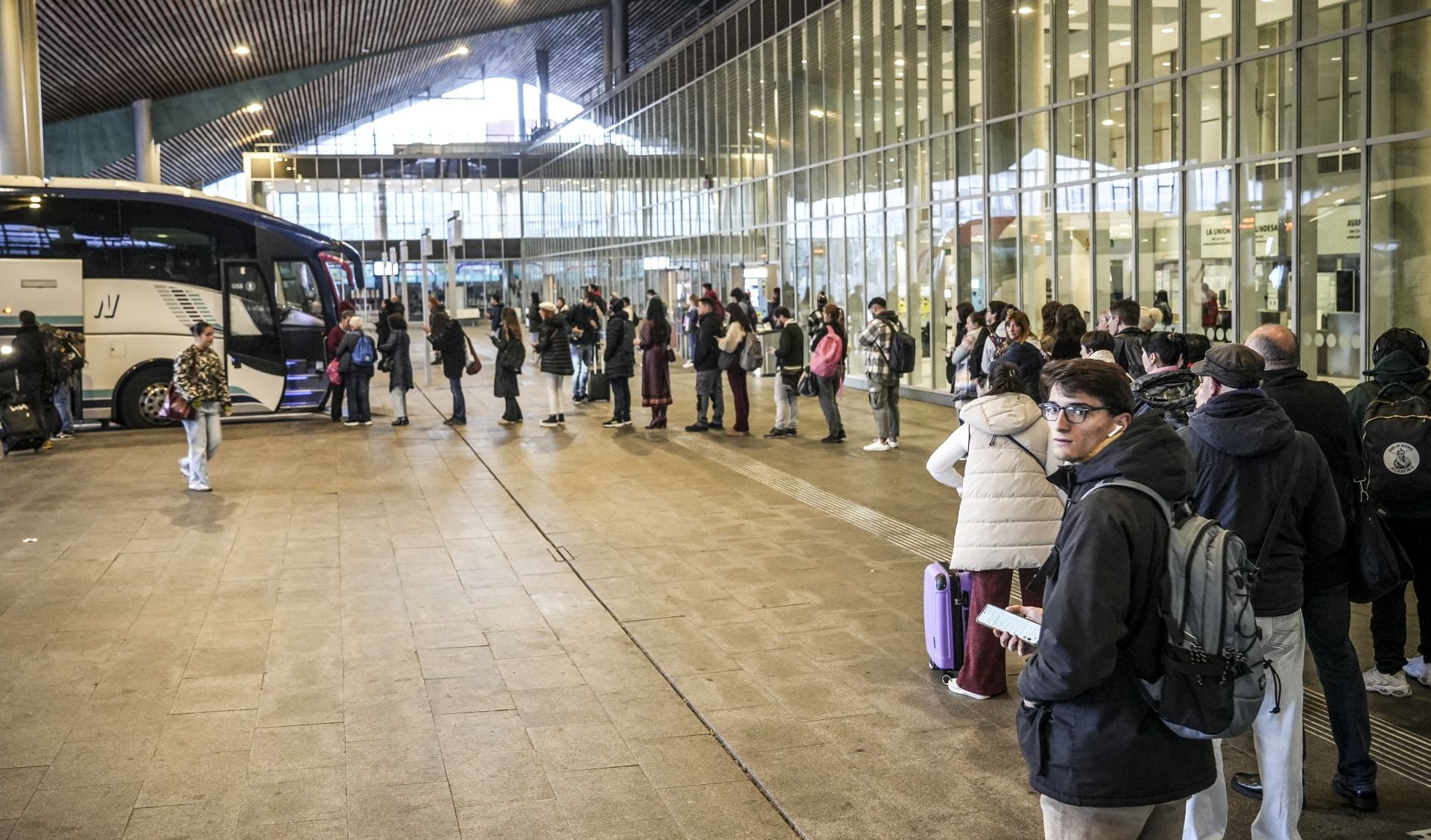 La huelga del transporte de viajeros en Álava, en imágenes