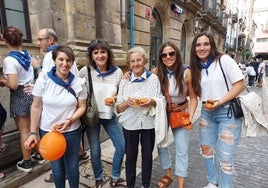 Los vecinos celebrarán los actos festivos con el pañuelo azul al cuello