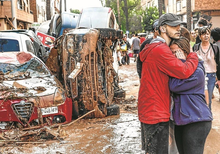 La riada ha desbordado municipios como el de Chiva, en Valencia.