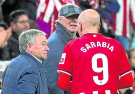 Clemente, Sarabia e Iribar en diciembre de 2013 en un partido de leyendas en San Mamés.