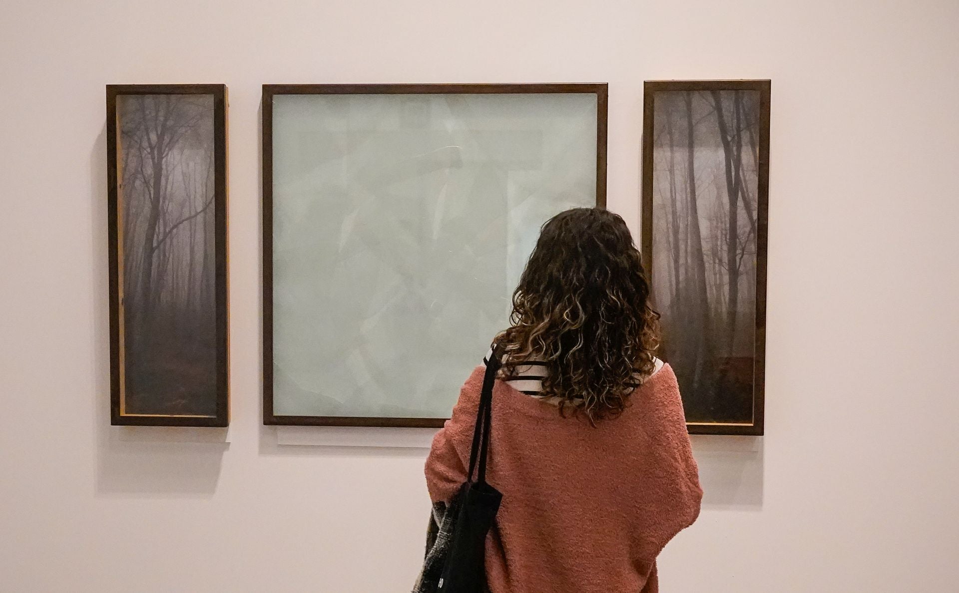 Exposición de Joxerra Melguizo &#039;Refugios-diarios (lerro galduak)&#039; en Artium