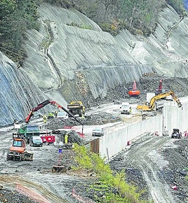 Obras de la 'Y' vasca en su trazado por Amorebieta.