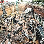 La UME se despliega por el parking del centro comercial Bonaire: «No sabemos lo que vamos a encontrarnos»