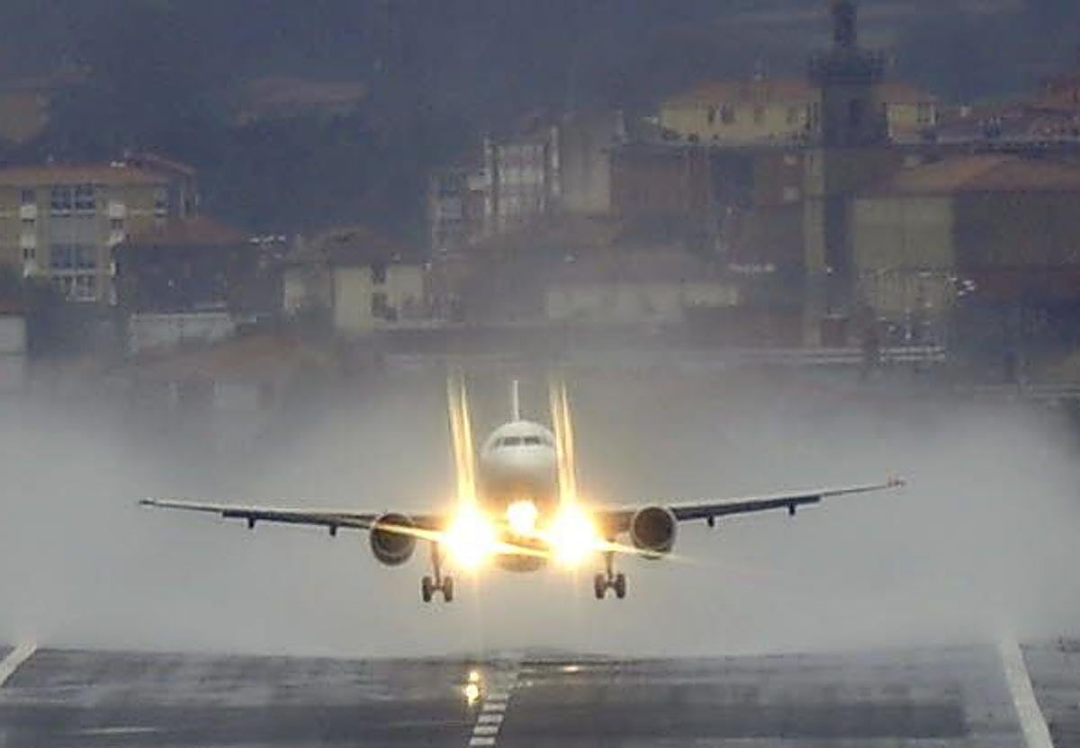 Cancelados seis vuelos en la ruta Loiu-Barcelona