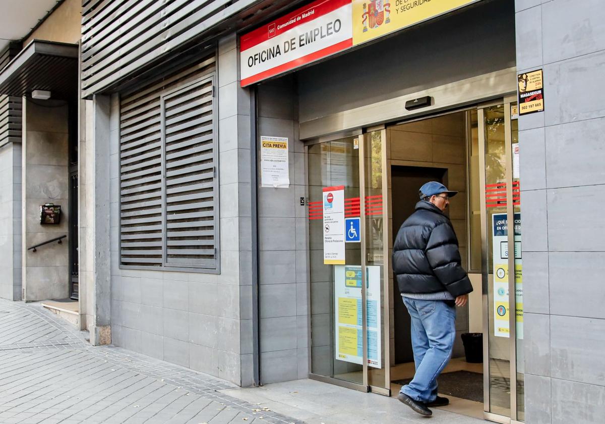 El SEPE reducirá la cuantía de los nuevos subsidios de 570 a 480 euros después del primer año de ayuda