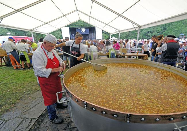 Fiesta del cocido montañés en Ucieda.