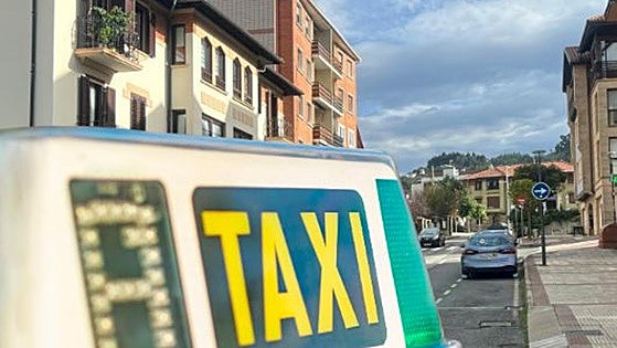 El Ayuntamiento de Lemoiz plantea activar el servicio de auzotaxi por la falta de conexiones