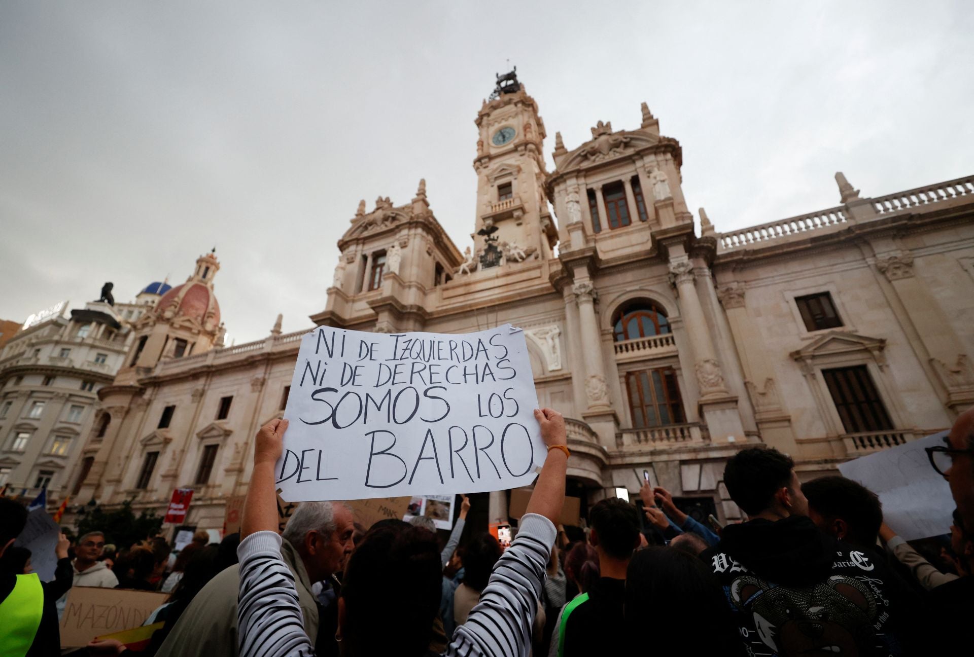 Valencia se vuelca contra Carlos Mazón por la gestión de la DANA