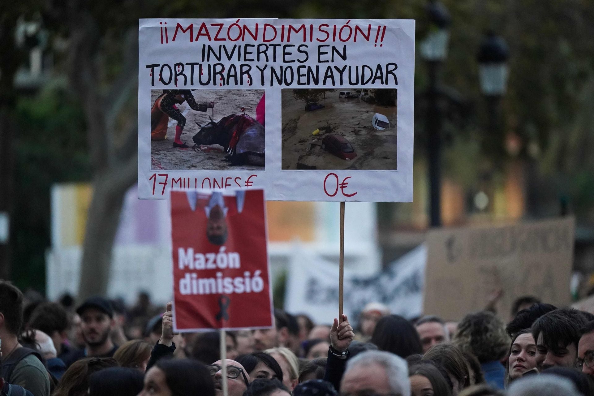 Valencia se vuelca contra Carlos Mazón por la gestión de la DANA