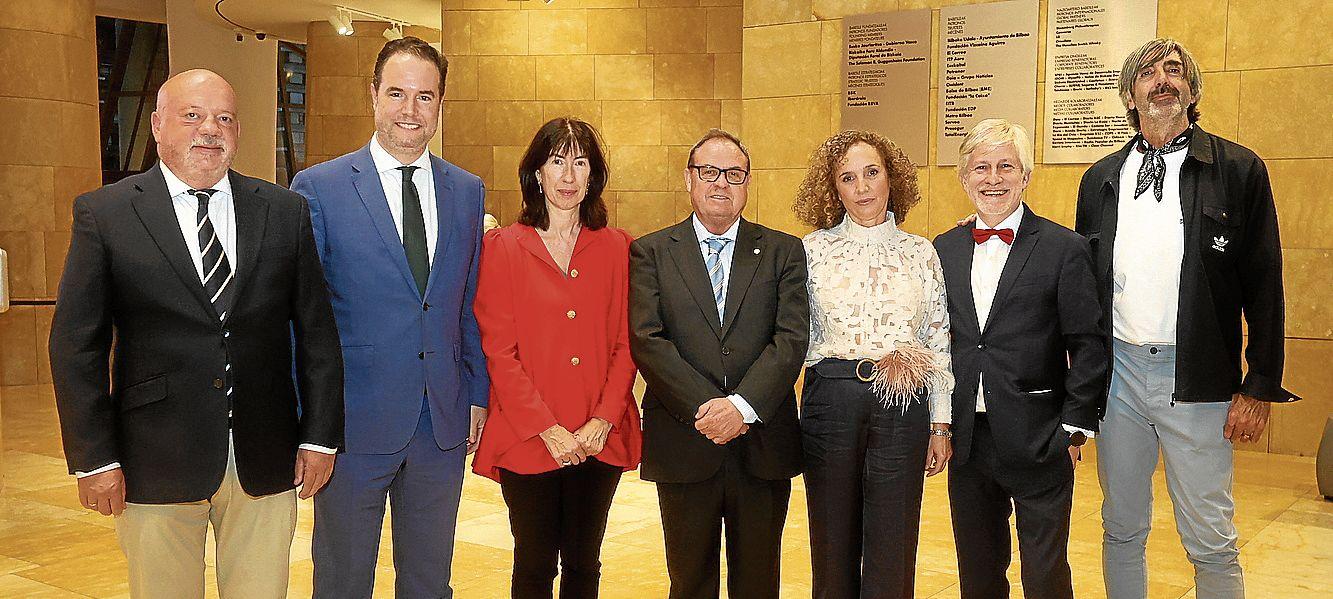 Álvaro Ortega, Vicente Fernández, Elena Urdaneta, el hermano Mariano Bernabé, Fuensanta de Icaza, Gaizka Urresti y Josebah Espeso.