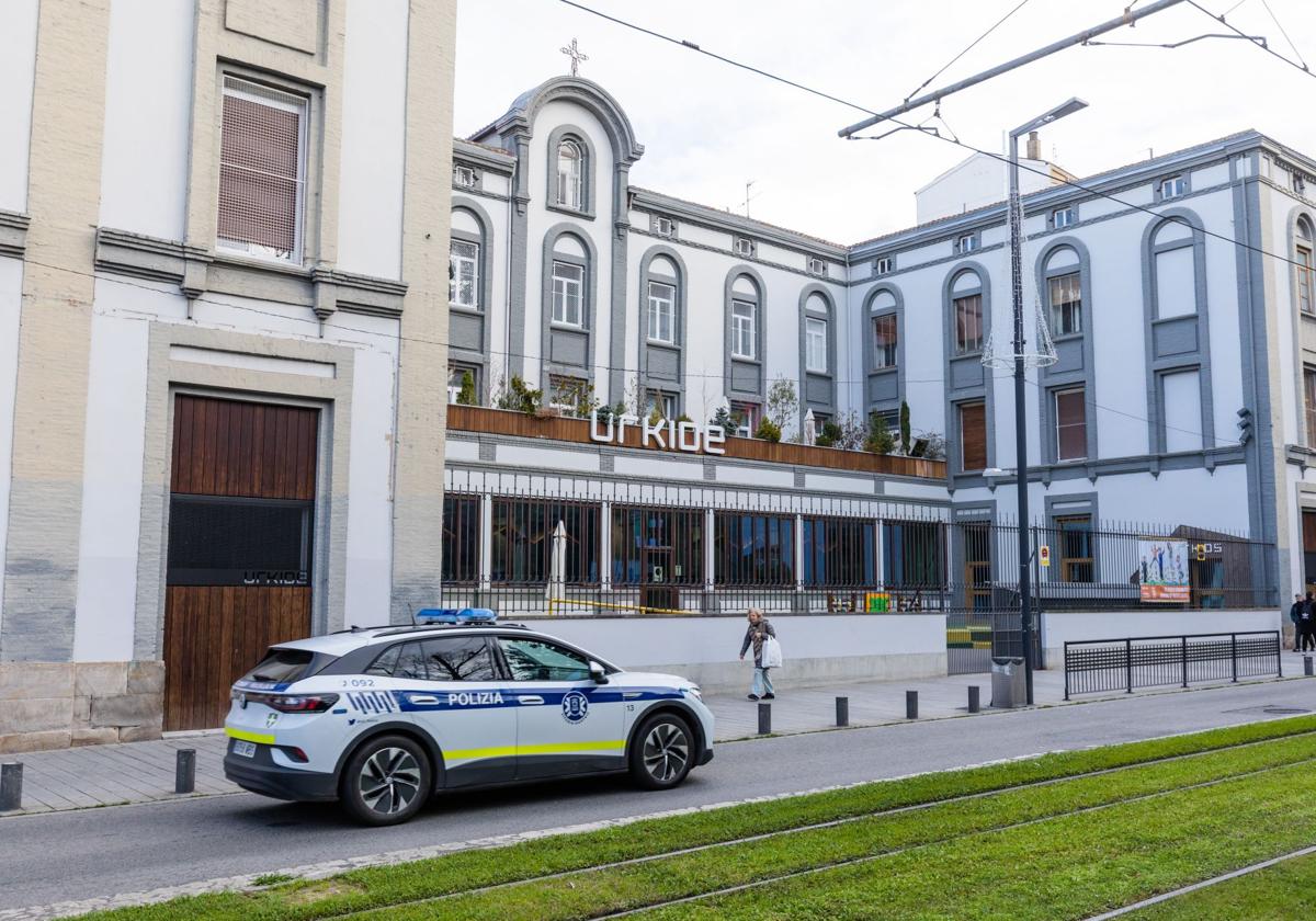 Habrá cuatro plazas de aparcamiento que se situarán en la zona más cercana a los contenedores.