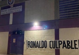 Pancarta colocada en el exterior de Zorrilla