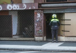 El Ayuntamiento de Vitoria rechaza inspeccionar las lonjas okupadas