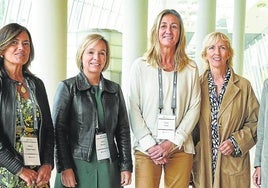 Cristina Múgica, Ainara Basurko, Isabel Iturbe, Carolina Pérez Toledo y María Caballero.