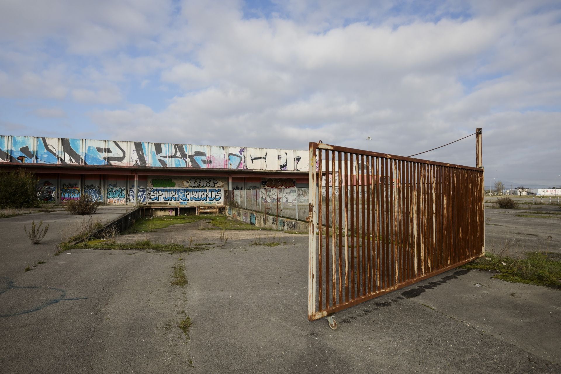 El «peligro» del &#039;híper&#039; abandonado de Asteguieta