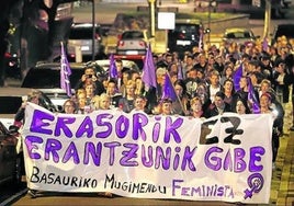 Imagen de archivo de una manifestación en Basauri contra la violencia machista.