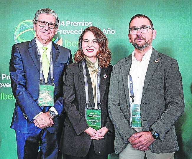 Francisco Silva, Rebeca Acebrón y Javier Acebrón. 