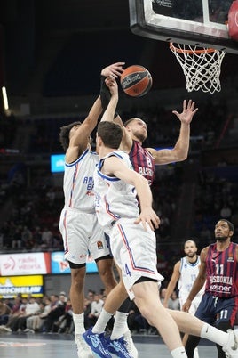 Sedekerskis, ante la defensa del Mónaco.