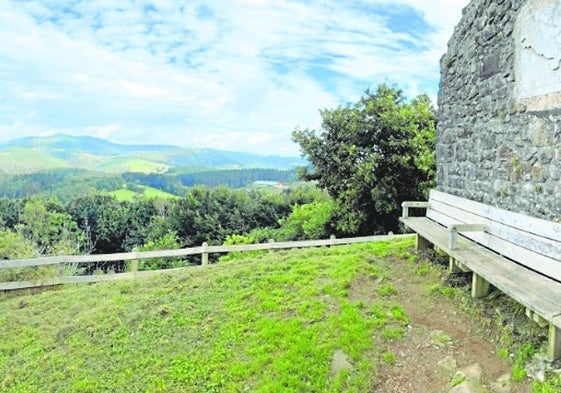 Las vistas desde el lateral de la ermita de Santa Gurutze son espectaculares.