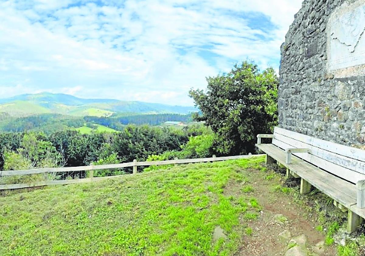 Las vistas desde el lateral de la ermita de Santa Gurutze son espectaculares.