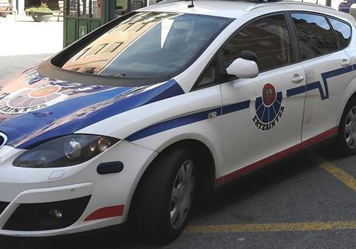 Tres jóvenes y un menor detenidos por intentar robar en una autocaravana en Abanto-Zierbena