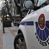 Detenido un hombre de 22 años por incendiar tres contenedores en Bilbao