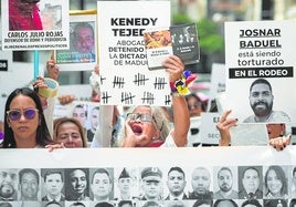 Manifestación en Caracas de allegados de presos detenidos durante las protestas de agosto.