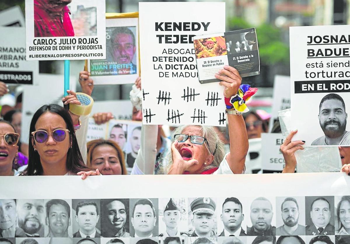 Manifestación en Caracas de allegados de presos detenidos durante las protestas de agosto.