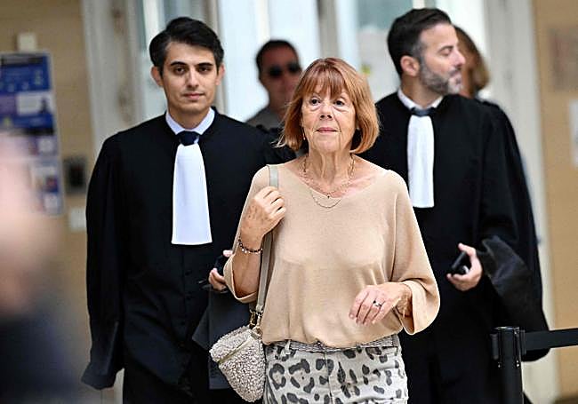 Gisèle Pelicot, durante una de las sesiones del juicio contra su marido y sus violadores.