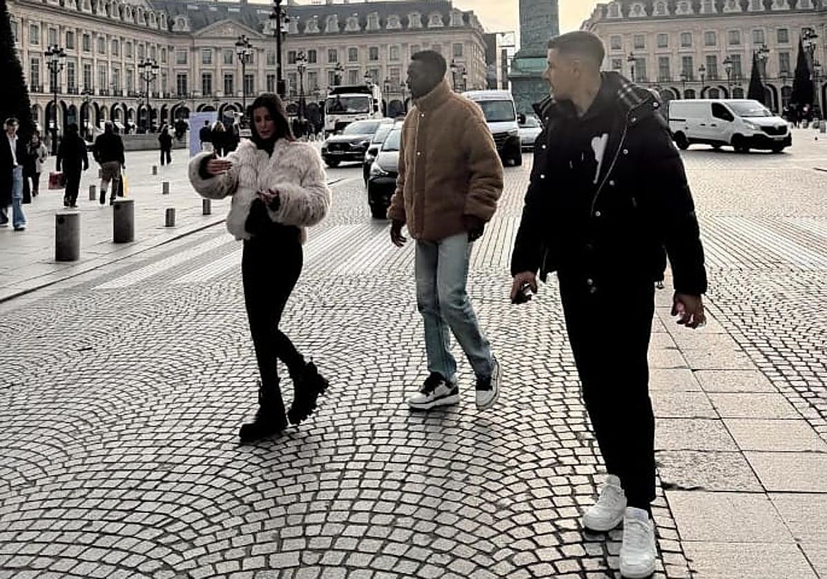 La romántica escapada a París en pareja de Iñaki Williams y Patricia Morales junto a Yuri y Maddi Alduntzin