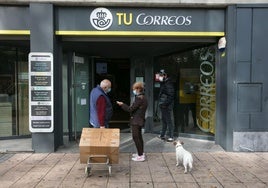 La plantilla asegura que Correos propone un ERE y congelaciones salariales