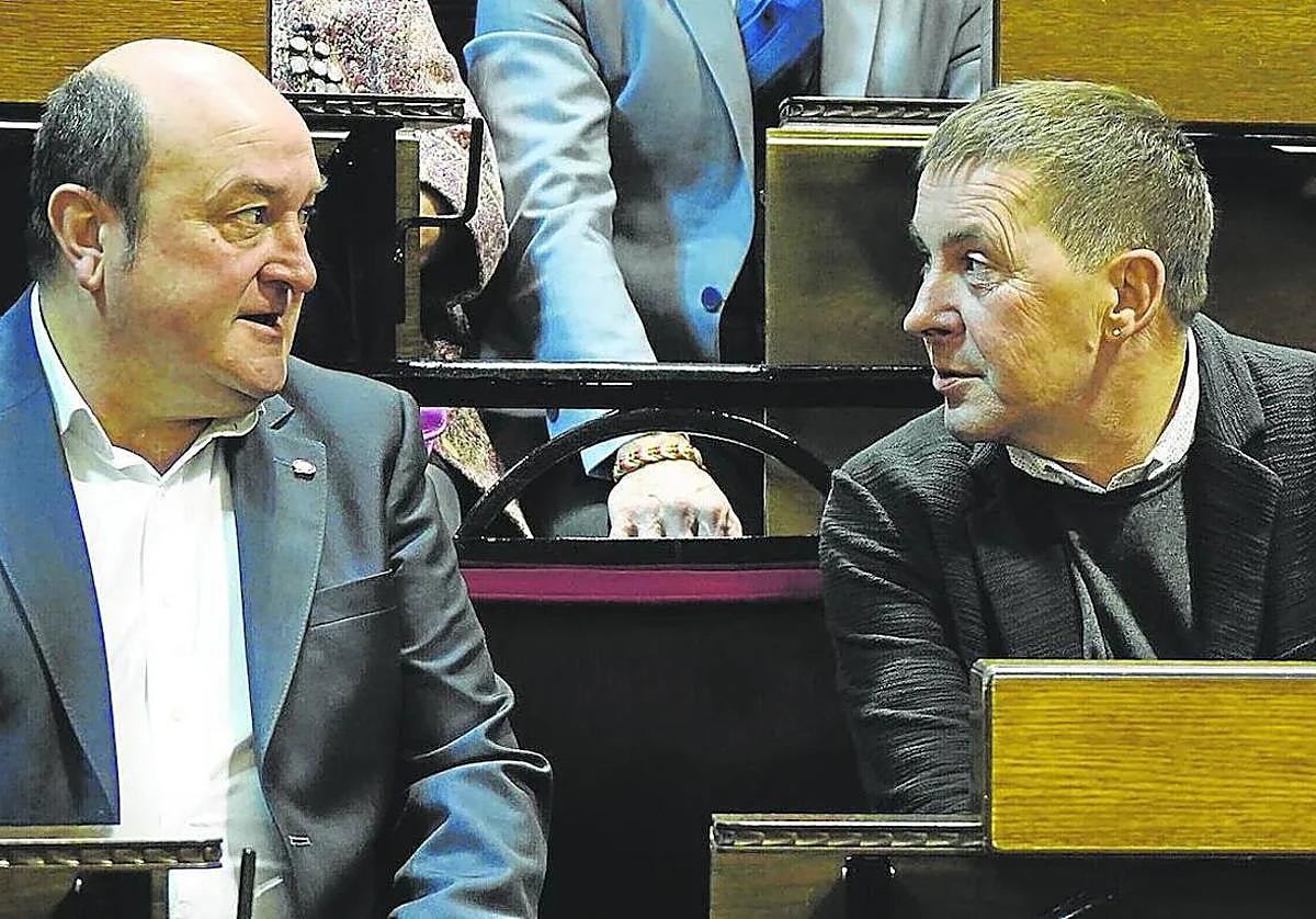 Andoni Ortuzar y Arnaldo Otegi.