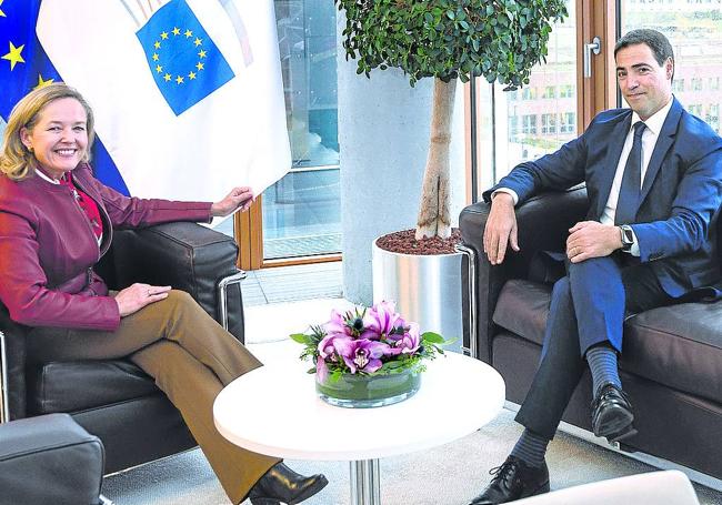 El lehendakari se reunió con la actual presidenta del Banco Europeo de Inversiones, Nadia Calviño.
