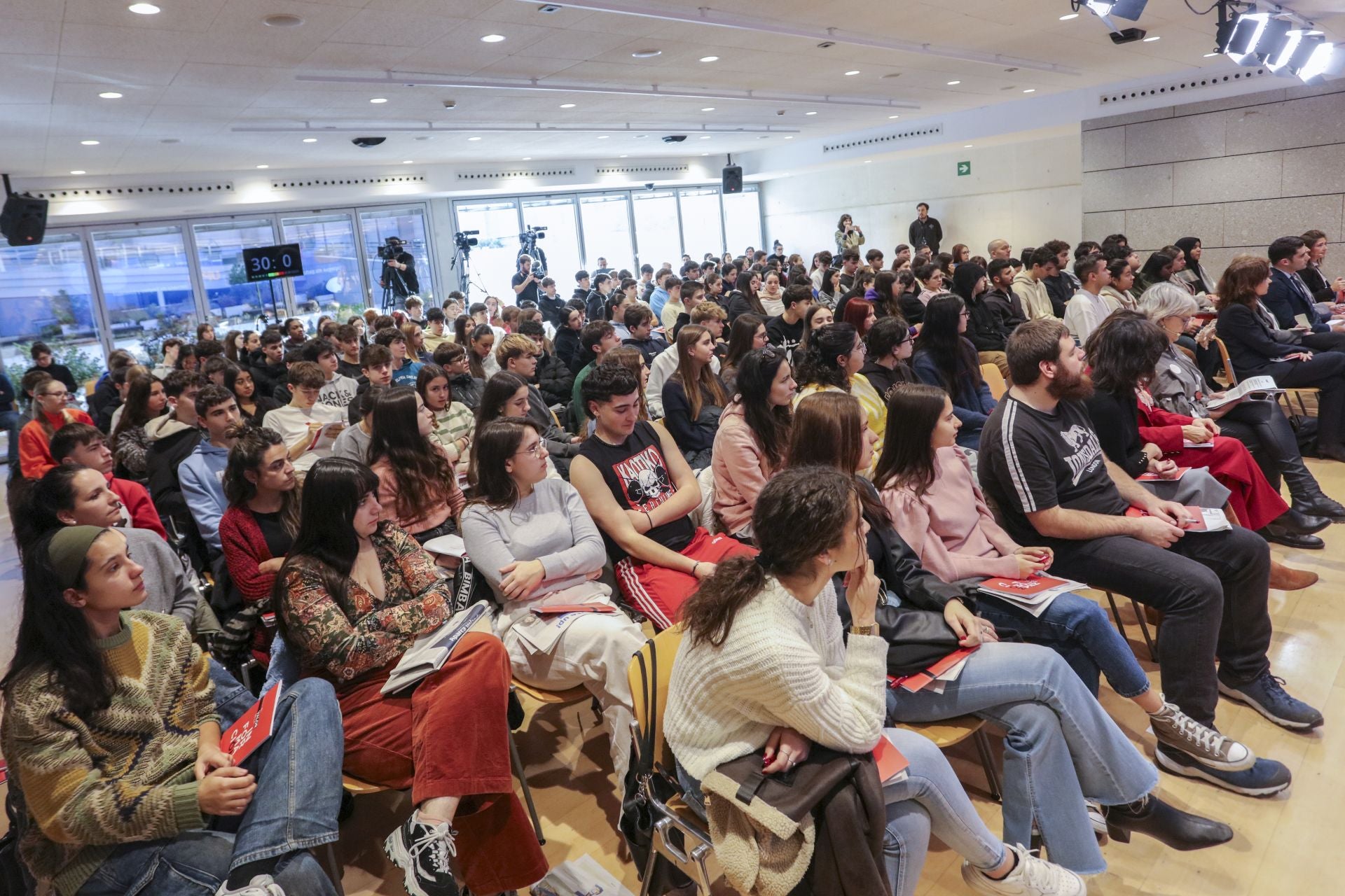 Gazte Up!, la Jornada de Empleo y Juventud, en imágenes