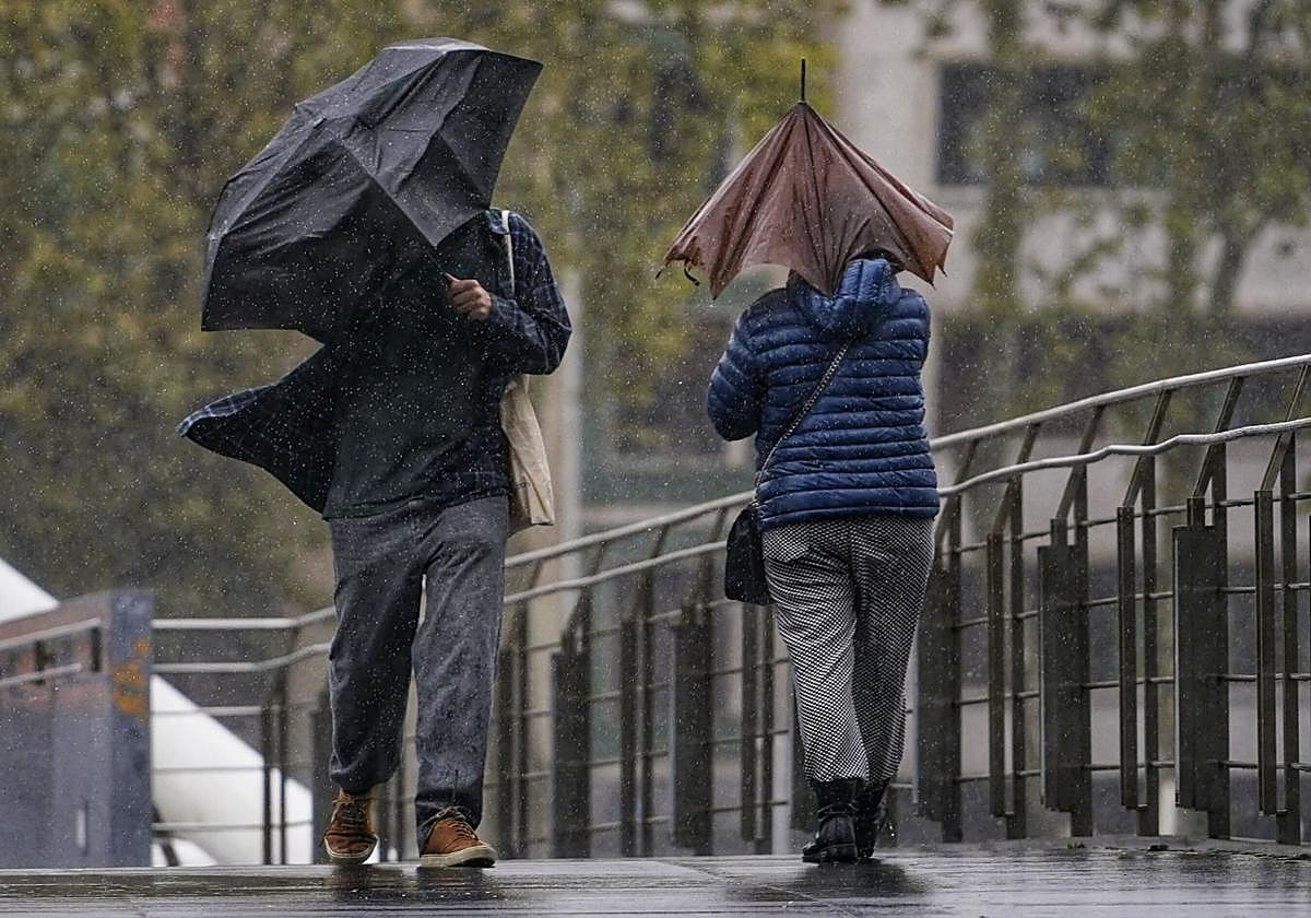 Día de viento y lluvia en Bilbao.