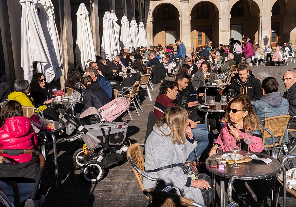 Día soleado en Vitoria.