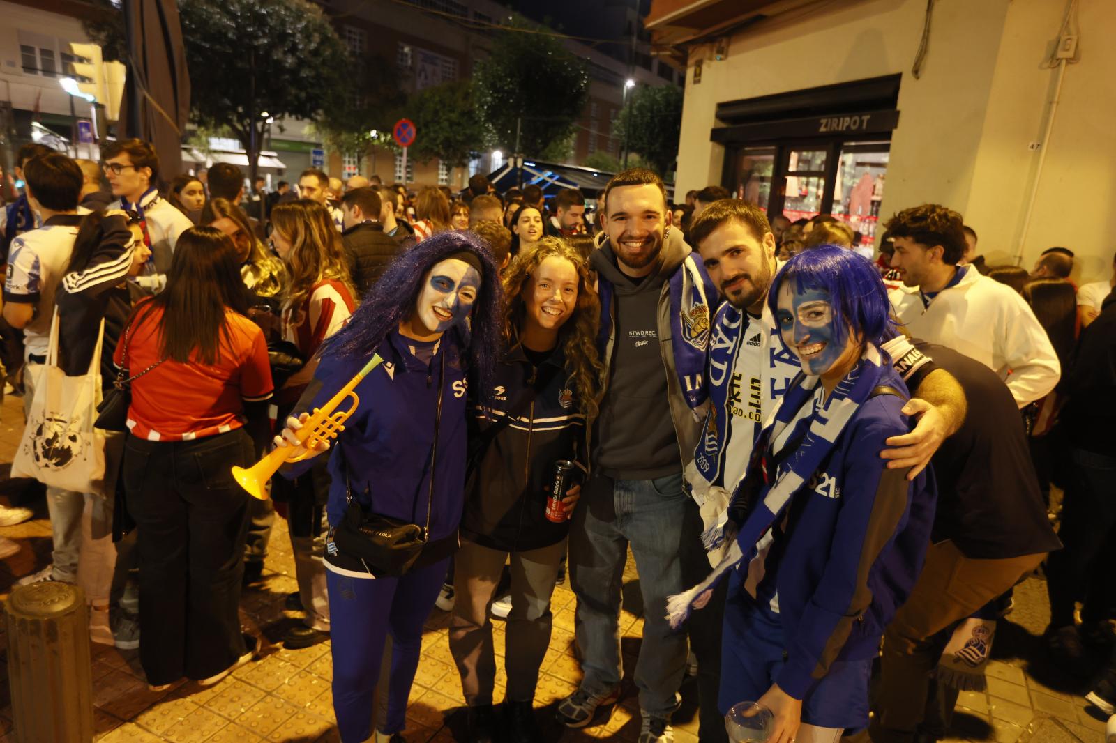 Buen ambiente para el derbi entre el Athletic y la Real