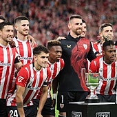 El gesto de Unai Simón: comparte el Trofeo Zamora con sus compañeros