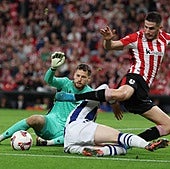 San Mamés no se olvida de su polémica salida: «Y Remiro, ¿qué?», le cantaron