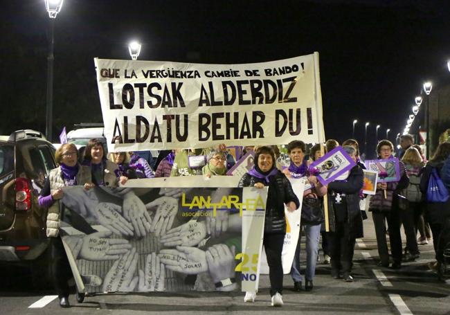 Manifestación en Llodio.