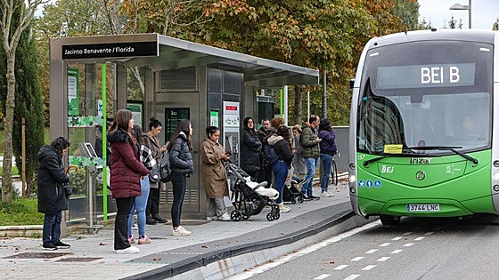 Tuvisa bate su récord histórico al superar por primera vez los 14,5 millones de viajeros en diez meses