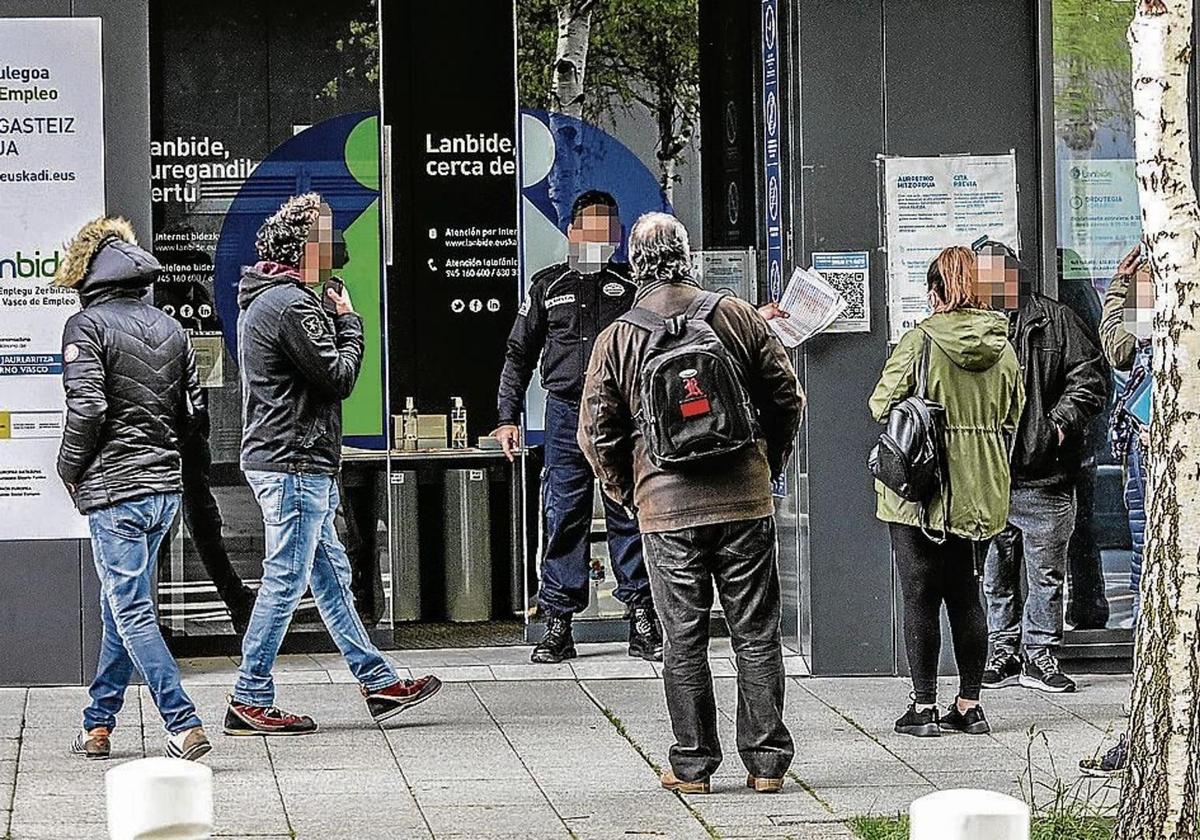 Oficina de Lanbide en Bilbao.