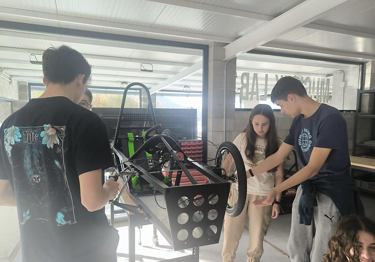 Estudiantes del centro académico han podido conocer de primera mano este proyecto innovador.