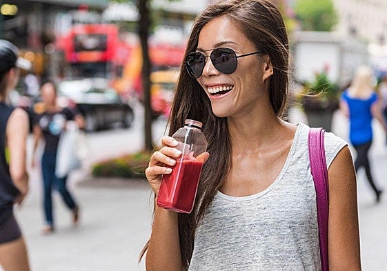 La bebida que puede alargar dos años la vida y que reduce el riesgo de sufrir demencia o diabetes