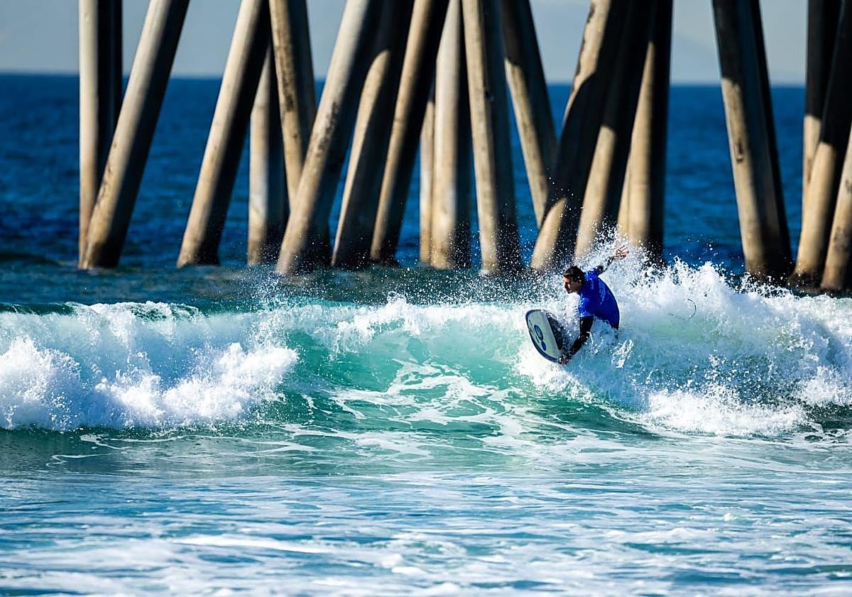 Imagen principal - El vizcaíno Ibon Oregi, quinto en el Mundial de surf adaptado