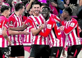 Los futbolistas del Athletic celebran uno de los goles en el último partido europeo en San Mamés frente al Elfsborg.