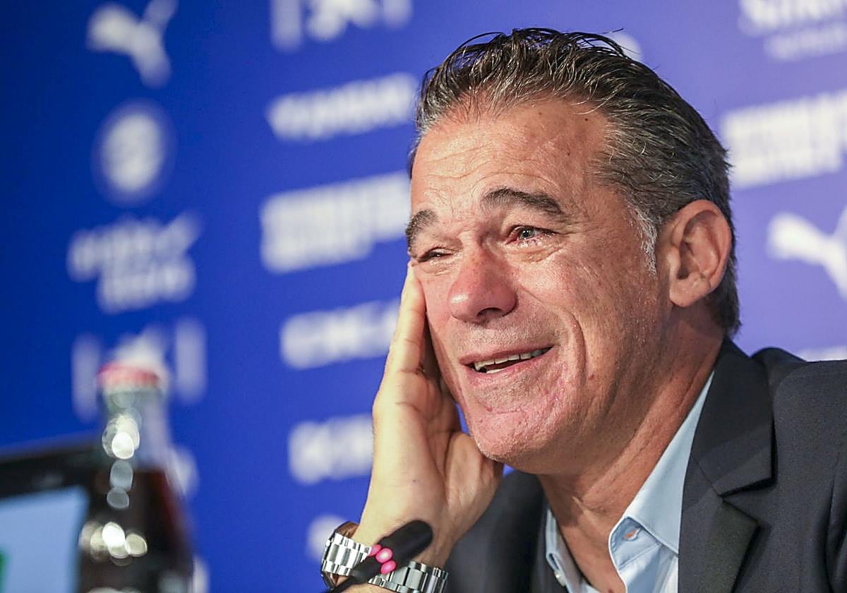 Luis García se despide del Alavés: «Es injusto, pero me voy como un alavesista más»